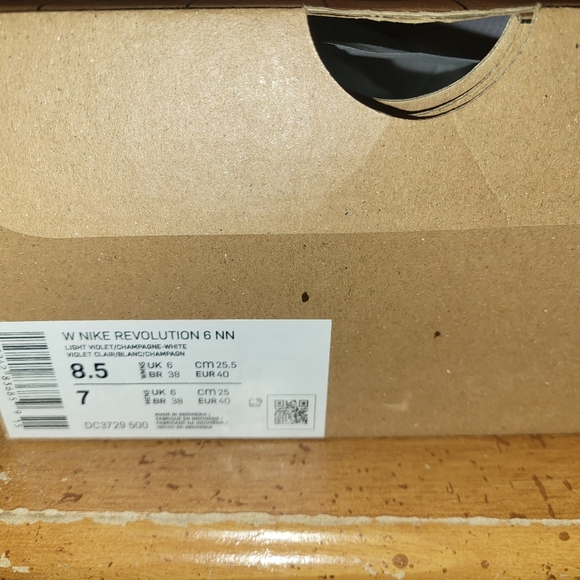 Brand New Women's Size 8.5 Sneakers - Picture 3 of 11